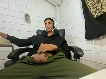 Stripchat Live Porn of Max_TheHorseDick