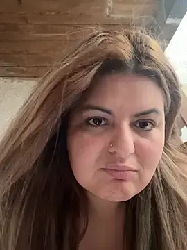 Stripchat Sex Cam of Velvetshadow_48