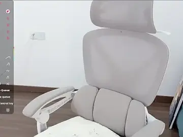 Stripchat Free Porn Cam of peachy_kiss