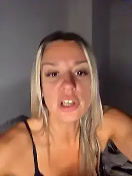 Stripchat Free Porn Cam of SpicyVicky