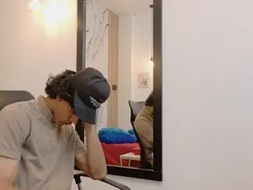 Stripchat Watch Live Sex Cams of Zayn_Fox32