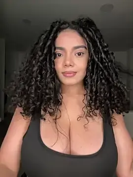 Stripchat Sex Cam of Curlyierr