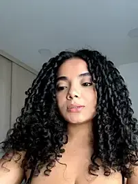 Stripchat Adult Webcams of Curlyierr