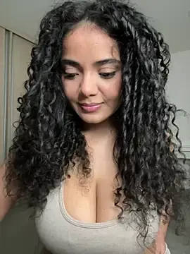 Stripchat Live Sex Cam of Curlyierr