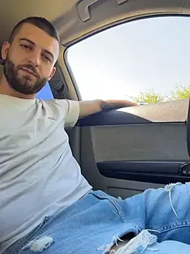 Stripchat Free Porn Cam of Pablo_Hornyguy95