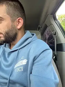 Stripchat Live Sex Cam of Pablo_Hornyguy95