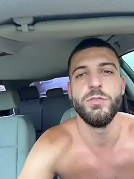 Stripchat Adult Webcam of Pablo_Hornyguy95
