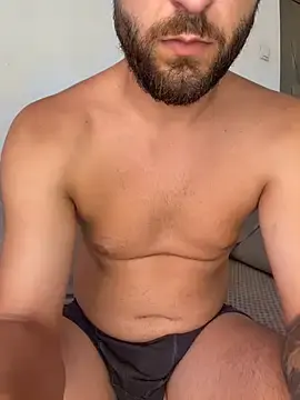 Stripchat Free Live Porn of Pablo_Hornyguy95