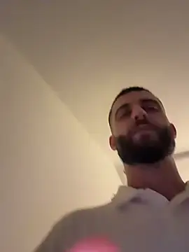 Stripchat Free Live Porn of Pablo_Hornyguy95