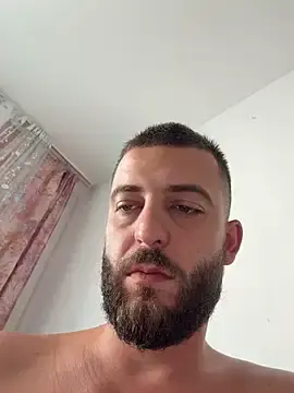 Stripchat Sex Cam of Pablo_Hornyguy95