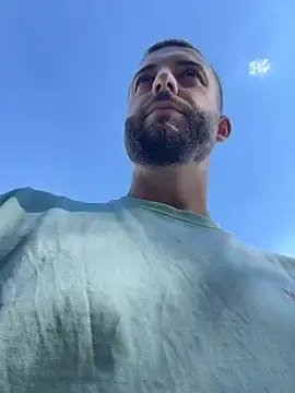 Stripchat Live Sex Cam of Pablo_Hornyguy95