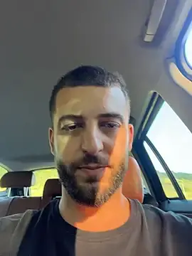 Stripchat Live Sex of Pablo_Hornyguy95