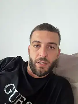 Stripchat Sex Cam of Pablo_Hornyguy95