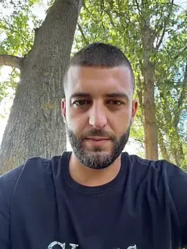 Stripchat Live Sex Cam of Pablo_Hornyguy95