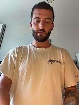 Stripchat Live Porn of Pablo_Hornyguy95