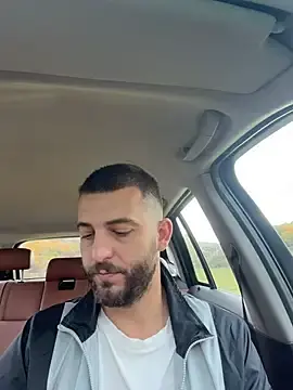 Stripchat Free Porn Cam of Pablo_Hornyguy95