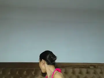 Stripchat Live Sex of Aylinhoney08