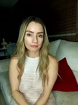 Stripchat Free Porn Cam of Loly_Horny