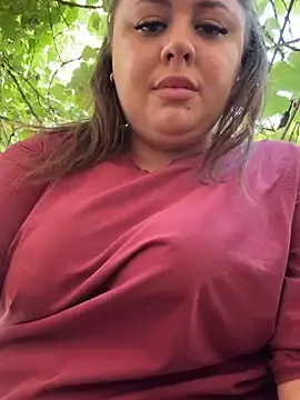Stripchat Free Live Porn of Sara_Hug