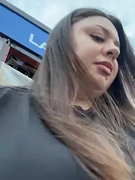 Stripchat Live Sex Cam of Sara_Hug