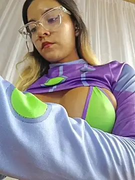 Stripchat Free Porn Cam of Pretty_roxxyy