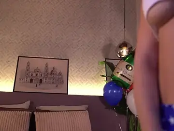 Stripchat Live Sex Cam of ElleDiane