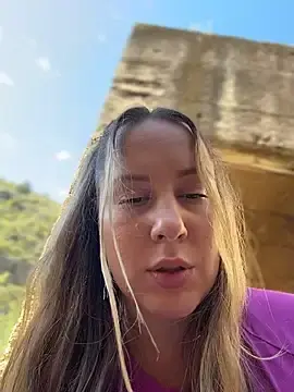 Stripchat Adult Webcam of Mona_Plus