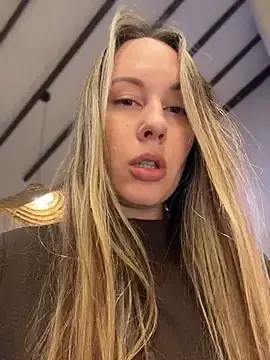 Stripchat Adult Webcams of Mona_Plus