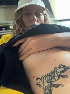 Stripchat Live Sex Cam of RinaMood