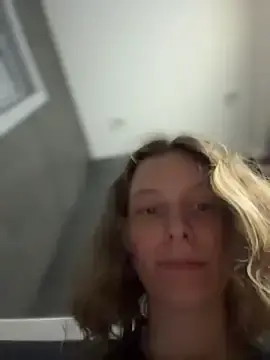 Stripchat Sex Cam of RinaMood
