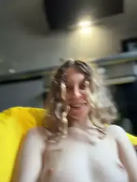 Stripchat Adult Webcam of RinaMood