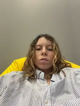 Stripchat Sex Cam of RinaMood