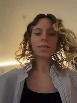 Stripchat Free Live Porn of RinaMood