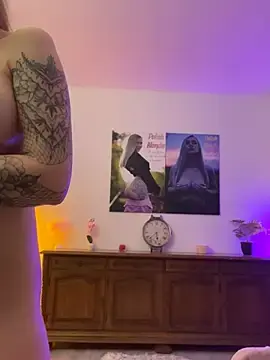 Stripchat Sex Cam of Cute-Alice