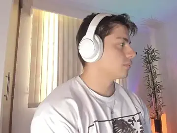 Stripchat Free Porn Cam of Giordano_Russo