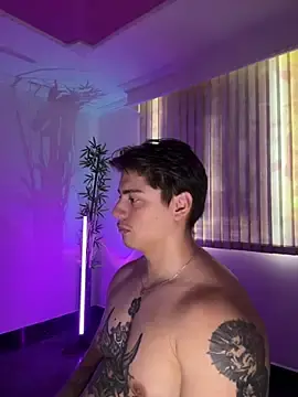 Stripchat Adult Webcam of Giordano_Russo