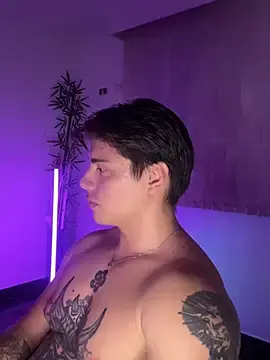 Stripchat Live Sex Cam of Giordano_Russo