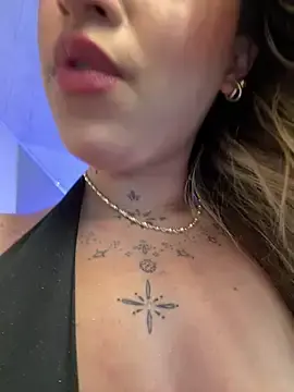 Stripchat Free Porn Cam of MollyCruz
