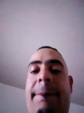 Stripchat Nude Webcam of MrStreetGuy