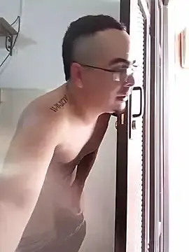 Stripchat Nude Webcam of MrStreetGuy