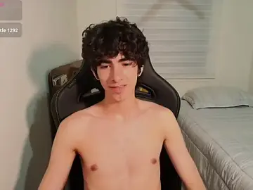 Stripchat Free Live Porn of Nude_Boy18