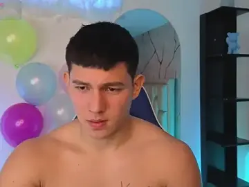 Stripchat Free Porn Cam of JamesCr_