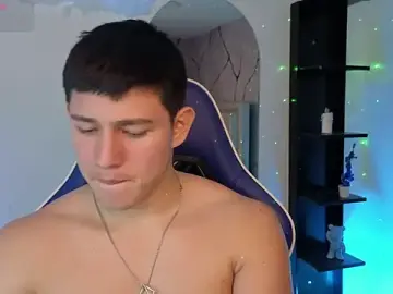 Stripchat Nude Webcam of JamesCr_