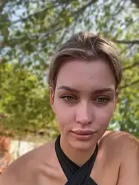 Stripchat Adult Webcams of KikiWatson
