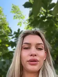 Stripchat Watch Live Sex Cams of KikiWatson