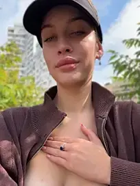 Stripchat Free Live Porn of KikiWatson