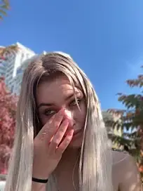 Stripchat Live Sex Cam of KikiWatson