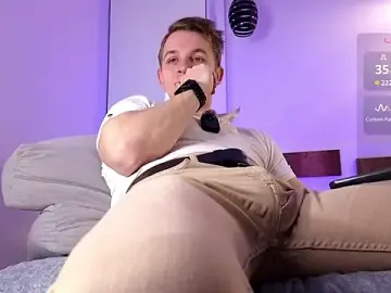 Stripchat Best Webcam of S3Xyes