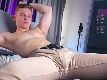 Stripchat Sex Cam of S3Xyes