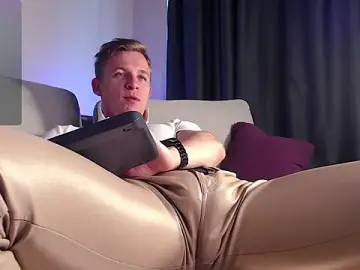 Stripchat Sex Cam of S3Xyes